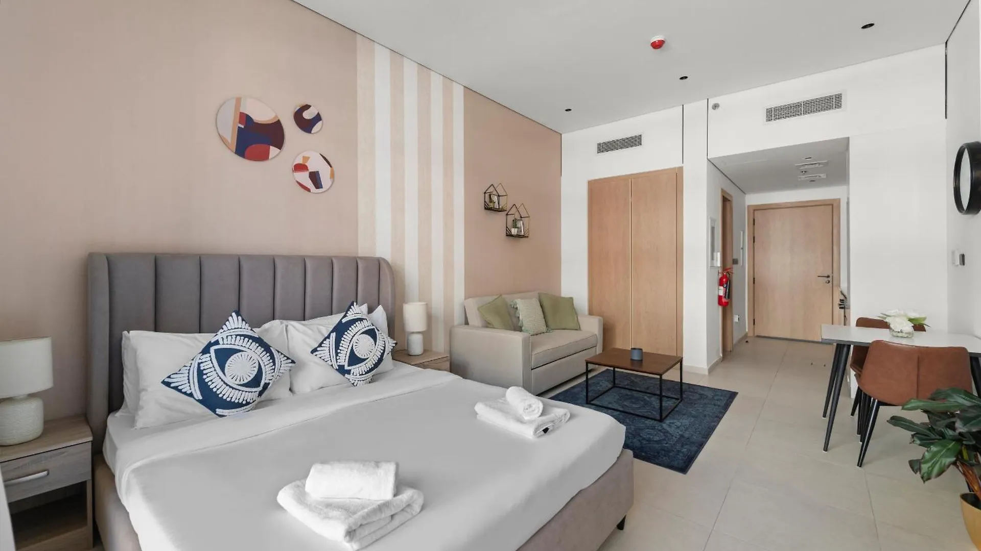 Apartment Vayk - Cozy And Contemporary Studio In The Heart Of Jvc Dubai