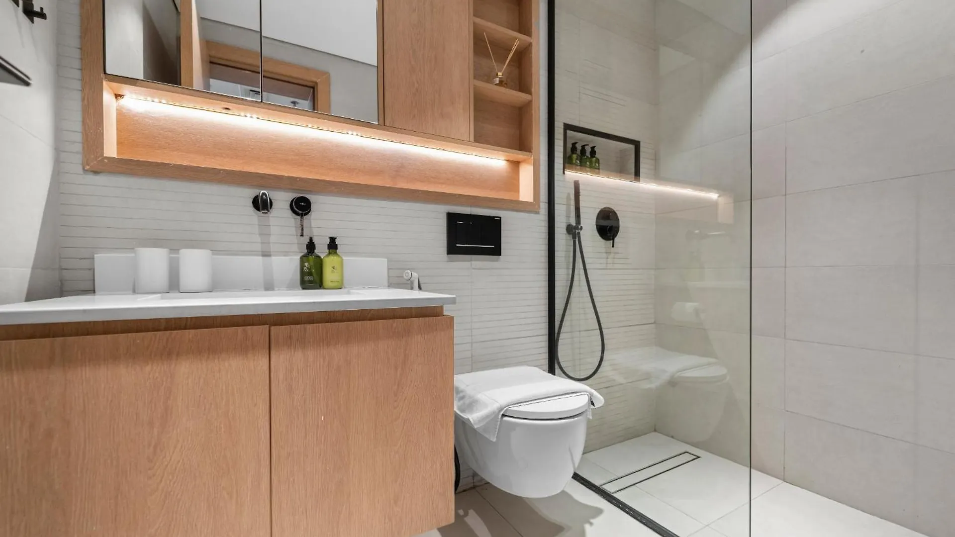 Vayk - Cozy And Contemporary Studio In The Heart Of Jvc Dubai United Arab Emirates