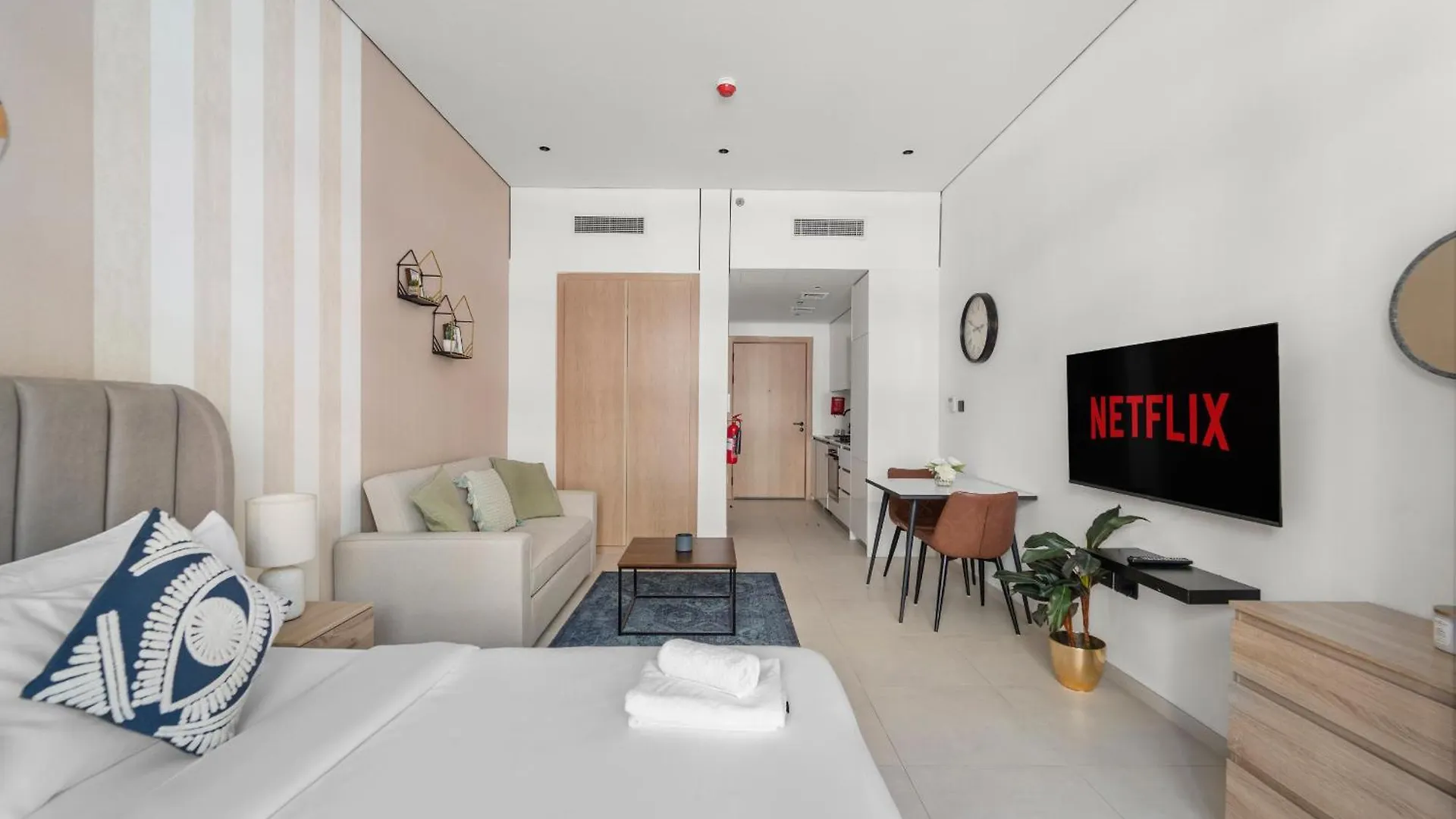 Vayk - Cozy And Contemporary Studio In The Heart Of Jvc Dubai Apartment